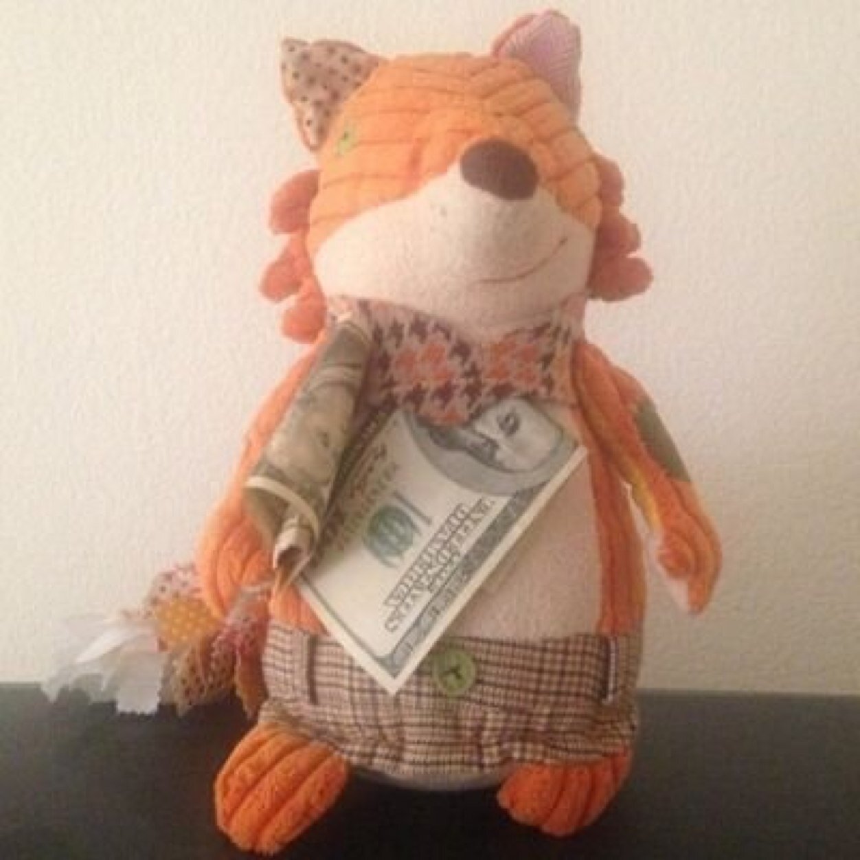 En esta cuenta si llegamos a los 1.000 seguidores @hiddencash viene a Valencia a repartir dinero y felicidad. Lo tenemos que conseguir!