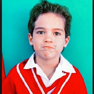 100% Fans de Alfonso Herrera, siempre apoyando no a un actor sino a una gran persona...