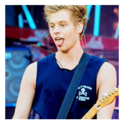 I gave you a free follow so follow @damnastxn for me please