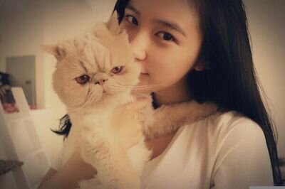 [V] @BlueEnt_RP · Hyunjung Vivian Cha · Fashion Blogger · Ppoppo's mom · 93 liner ·  Follow the real one — @VivianHjCha · #KaumEtnis