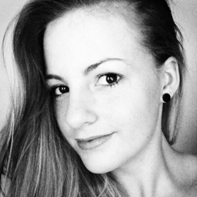 17 jaartjes, pindakaas, anti hashtags, blond, balonnen, en neptieten.