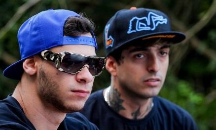 E meu αmor não será pαssαgeiro , te αmαrei de jαneiro α jαneiro αté o mundo αcαbαr @diegothug @LeoSchulzWOW ♥ /Seguido por @diegothug 13.03.13 / Since 28.08.12