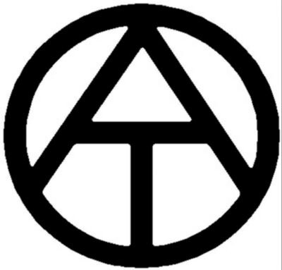 Soy ateo, yo no creo en ningún dios. No diferencio a las personas por su raza, su cultura o su mierda de religión.