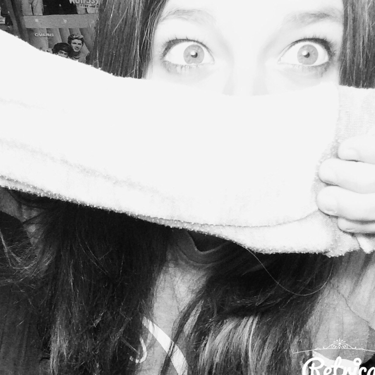 That Spanish Girl. Just another girl who loves to sing. In love with @SEBTSB cause he's bae❤️