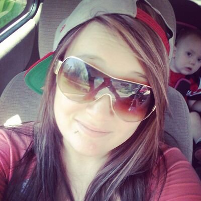I love all my kiddos:) & my family. Like to have a good time:) fuck the haters