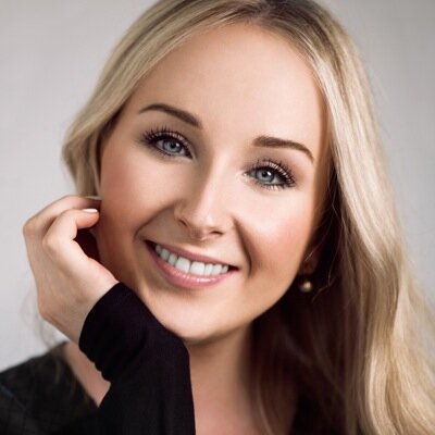 Award winning makeup artist based in the UK. It's nice to be nice :)