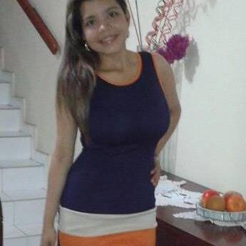 Trato disfruto la vida al maximo ya q es una sola Hago lo que creo y nadie me cambia de opinion me gusta de todo un poco y soy un pan de DIOS muy extrovertida