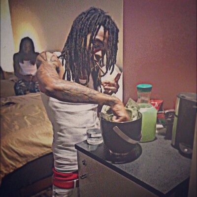 Offical fetti boy My own boss Fo booking or manangement bookyungkale@gmail.com go follow me on iG @yungkale My squad moneyman_g @king_kidphresh