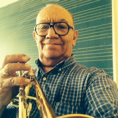 En el año 1956, el 8 de septiembre comencé a trabajar en la música con la orquesta Villa del mar en Veracruz, poco después en CDMX con orquestas de la época