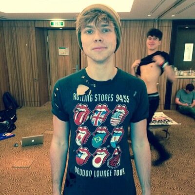 I really want ash to see it so please retweet x :(