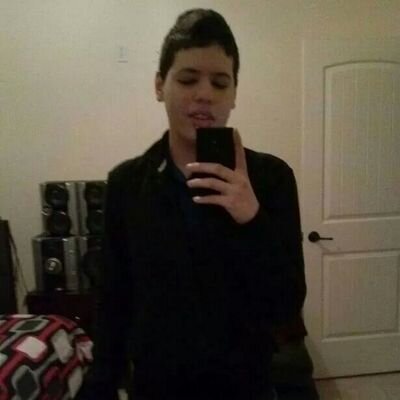 oneninesixnine1's profile picture. your shoes aren't untied.