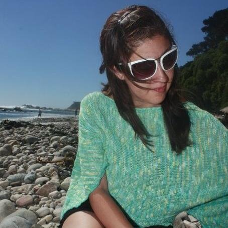 krititob's profile picture. Periodista, tarotista, terapeuta complementaria y -como todos - aprendiz eterna. Ah y aquí vengo a puro ver memes 😊