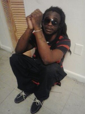 Smoke gud Fuck gud Roll gud,I love her,dat bitch so hood!!!