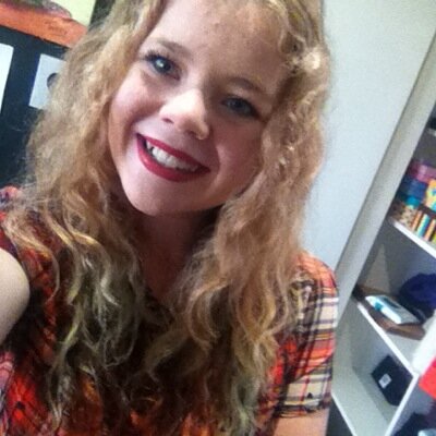 sometimes I try to be cool it doesnt usually work out. // youtubers make me happy 6/6 forever and always
