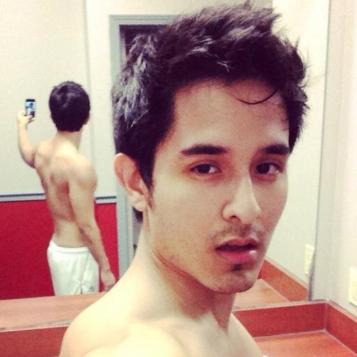 Twitter Stalker of Fine looking Men ! Tweeting selfies and locations of the Philippines' Handsomest Men | Follow me on IG too @SebsBubbleButt