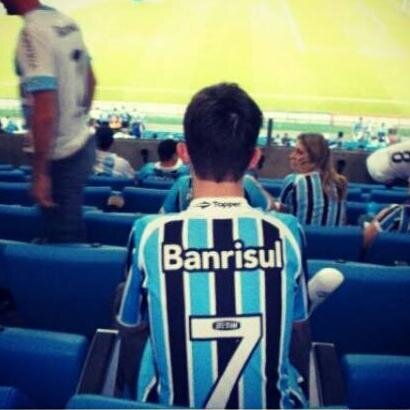 Gremista, gaúcho, estudante De CC e loucamente apaixonado pela @_anidb