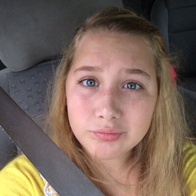 I'm a cute girl who loves music and the Shaytards I will have weird and funny tweets