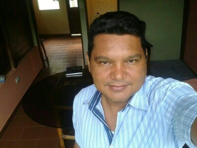Ingeniero, Bolivariano, Chavista, Socialista, del Guárico, Seguidor de Chávez desde el 4F -1992, Y Sobre todo Hijo del Dios