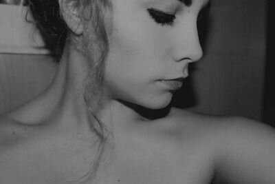 Vas de chico duro y amenazante, pero, ¿en la vida de cuántas has sido importante?
Twerk Style.
13 ♡
Weed and beer.