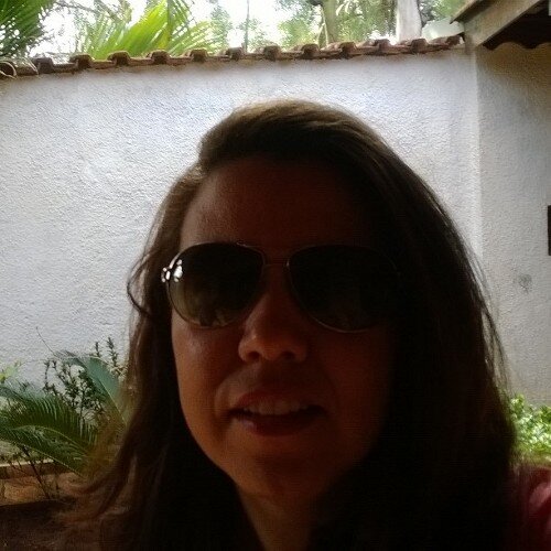 Amo muito minha vida,meus filhos,sou espirita,adoro ler,viajar,teatro,cinema,filminho em casa,meus cachorrinhos...