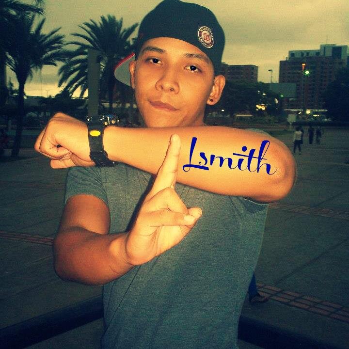 #Cantante, integrante del dúo @systemlove2, me gusta leer y escribir historias (nada mejor que eso para pasar el tiempo) aunque la #música es mi pasión ;)