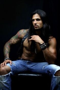 Prince of Dol Guldur son of @Narmarathefox known for his diplomatic skills wolf shifter V1: @AlasOropherion V2: @Gondor_Aragorn (gay 21+ any ship Mc)