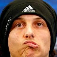 Há coisas muito mais valiosas que podemos passar para a sociedade, hoje o jogador de futebol tem a oportunidade de ser um grande exemplo para a sociedade.