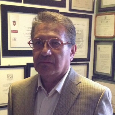 Maestro En Derecho, Profesor definitivo por oposición de D. Adminitrativo UNAM, Periodista desde 1973, comentarista de radio y columnista. académico de ANPERT.