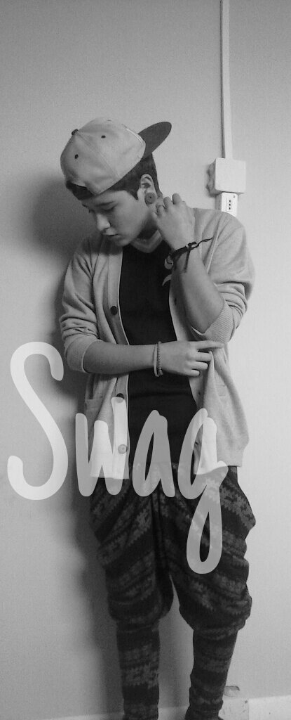 Holiwiss Locou , Bueno me llamo yorcka naci en chillan  un dia 8 de enero c: , Bueno Sueño Con Tener un Skate Nuevo :c amm Sueño Con Aserme 6 Tatu Que Amo y eso