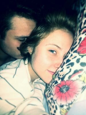 _likeher_'s profile picture. you are light pine!