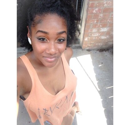 I AM QUEEN Toya :: instagram @aintgotnohoes :: God, & family 1st :: Gemini :: 25yrs of life.. Just, follow me.