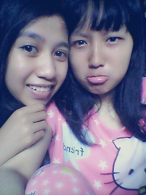 fr_dinirya's profile picture. Kangen ayah.. kangen ayah kangen ayah.. Love my dady n mom