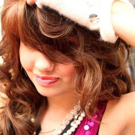 Dancer, Bathroom Singer and like to Read love story..