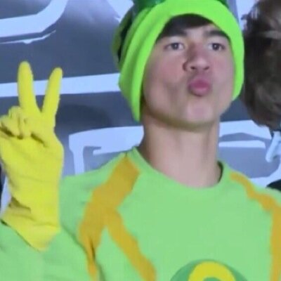 ricebowlcalum's profile picture. ✌️Calum有一个小阴茎✌️