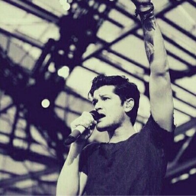 Glen (@thescript) RTed & followed! // Mentioned by Phil (@coldplay)! // Let's talk about bands! Yay! ;-)