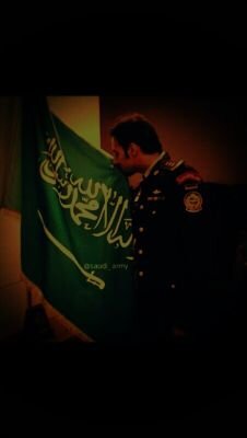 ‏لا تخلي الوصل من حزه لـ/ حزه 
ثم تجي بأسلوب مطرود وسارق ! 

يا تواصلني .. على عز ، و معزه 
يا تسلم راية الحب . وتفارق !!