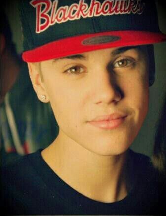 In this account you will find the best pictures of Justin Bieber. Follow us and we follow back SURE