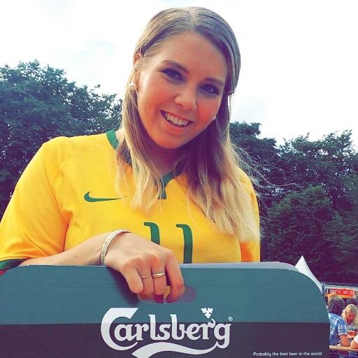 EliseBering's profile picture. Har etter UENDELIG mange påtvungende PL-helger fått mye tilbake. Blant annet en twitterkonto. Har også blitt veldig glad i Aleksander Schau