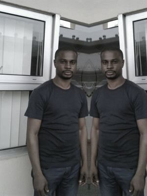 emtee4real's profile picture. simple and precise