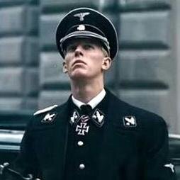 schwarz_isop's profile picture. 컹.