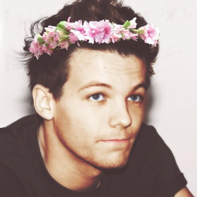 ♔ Please follow @hichrish , the one who gave you free follow ♔ She does follow for follow!