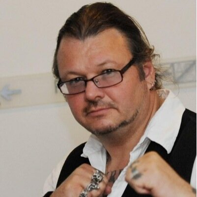 cathreinozzy's profile picture. 