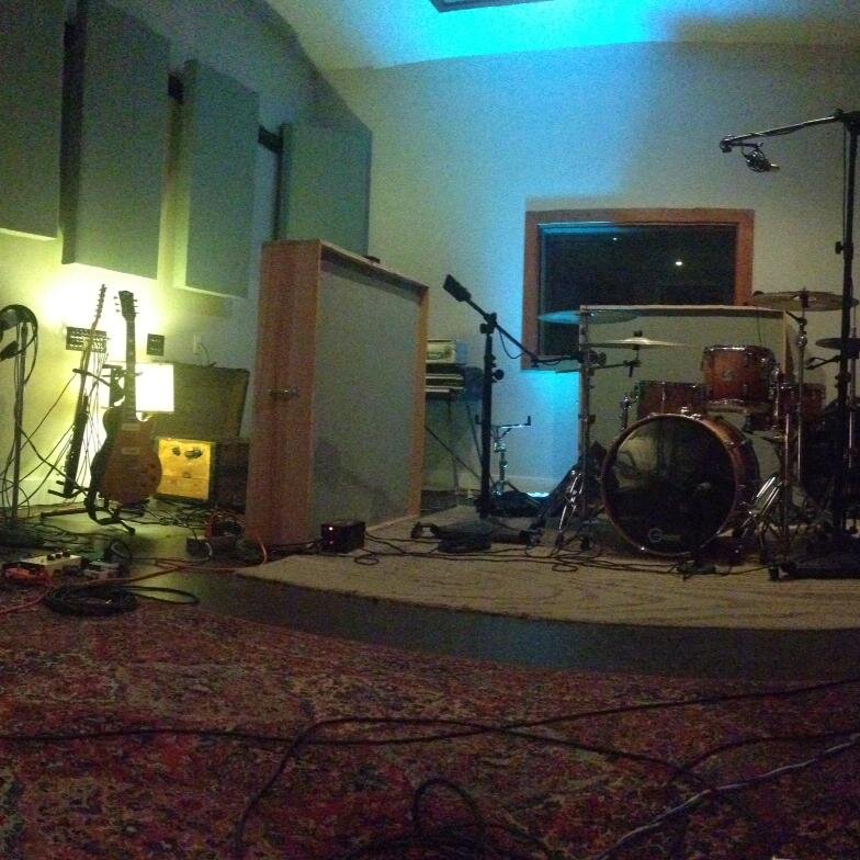 Nitrosonic is both an internet radio station and a full service recording, mixing, and mastering studio located in Lexington, KY.