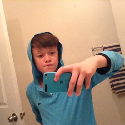 DareTeamLeader's profile picture. I FUCK BITCHES ALL DAY and 420