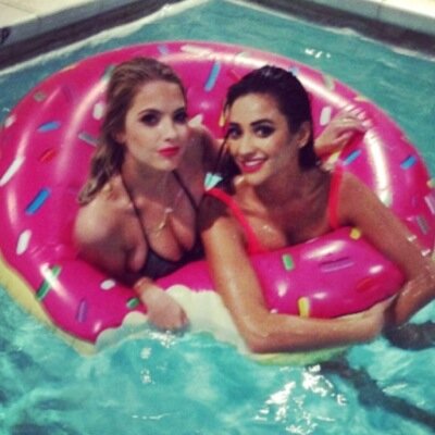 _teamsparia's profile picture. cause two can keep a secret if one of them is dead