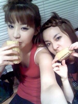 Ti stai per sposare e vorresti un matrimonio unico? contatta @harobomkumi e @WGyubin__ : #BomBin Alternative Wedding Planners vi aiuterà ♥