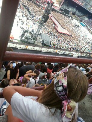 five_items's profile picture. @zaynmalik Ti amerò fino alla morte,e se esiste una vita dopo la morte , ti amerò anche allora.