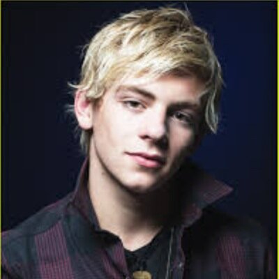 I'm Ross Lynch I play as Austin in Austin and Ally and I am a part of R5 #engaged to @fakeswaggg