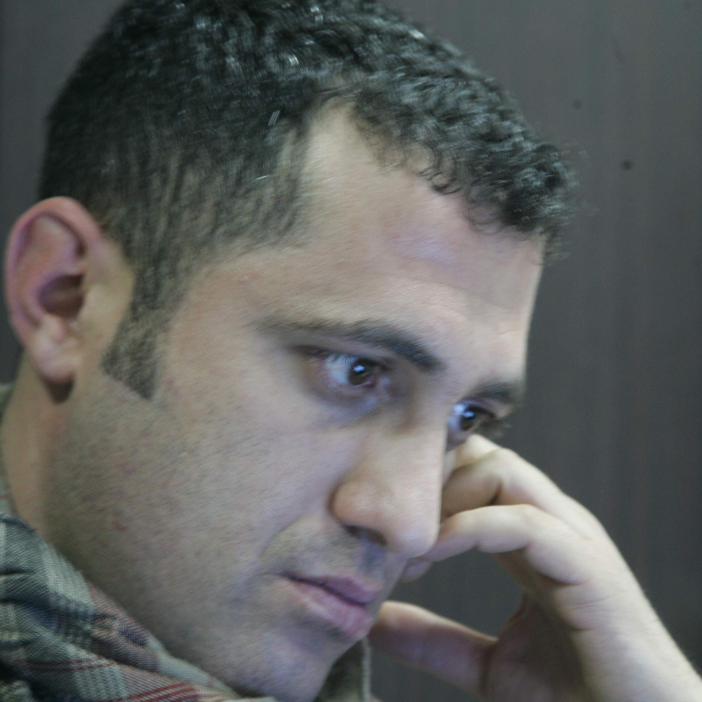 Yusuf, Salih, Zekiye, Saliha, Semih ve Berke'nin babası.