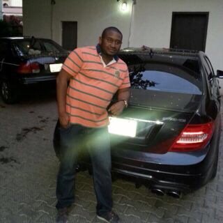 adamaarano's profile picture. Simple one